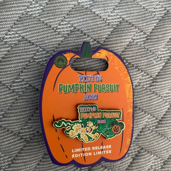 Disney Accessories - Disney Parks Limited Release 2023 Halloween Plutos Pumpkin Pursuit Carded Pin
